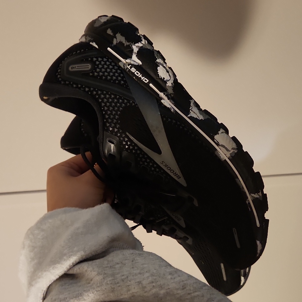 Brooks tennis shoes